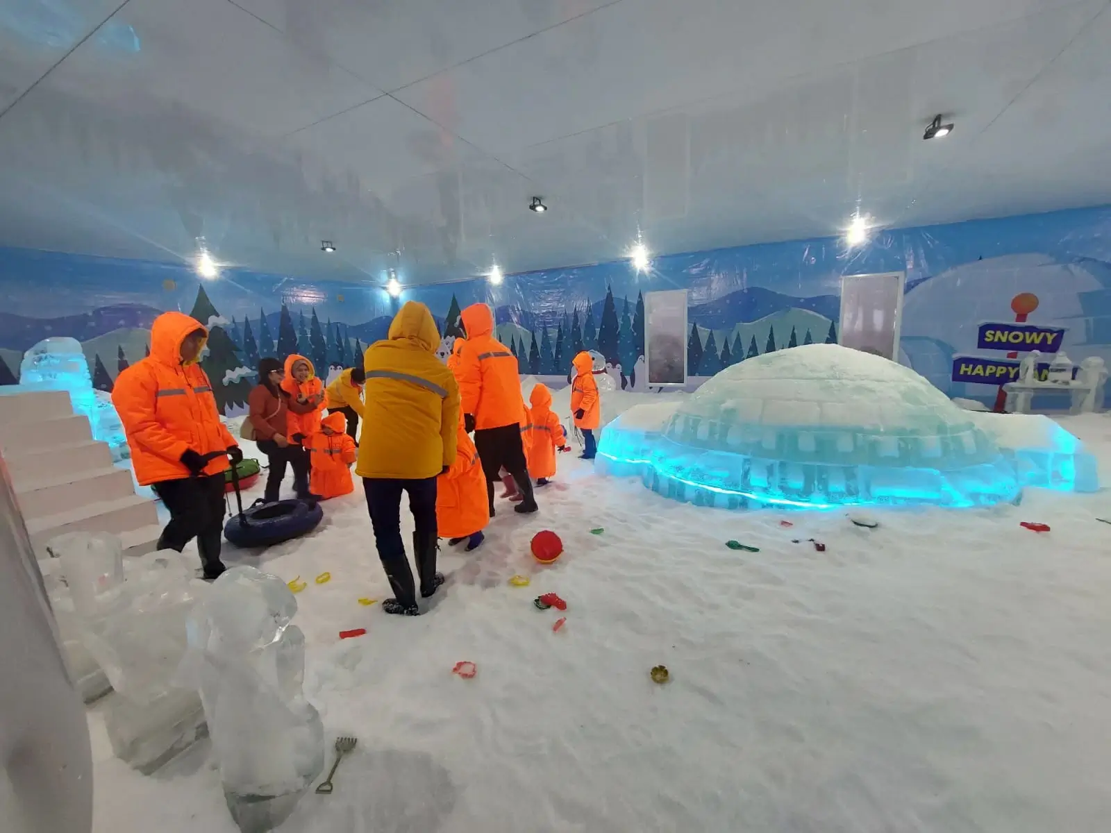 afco-portfolio-jonly-snow_playhouse-landscape